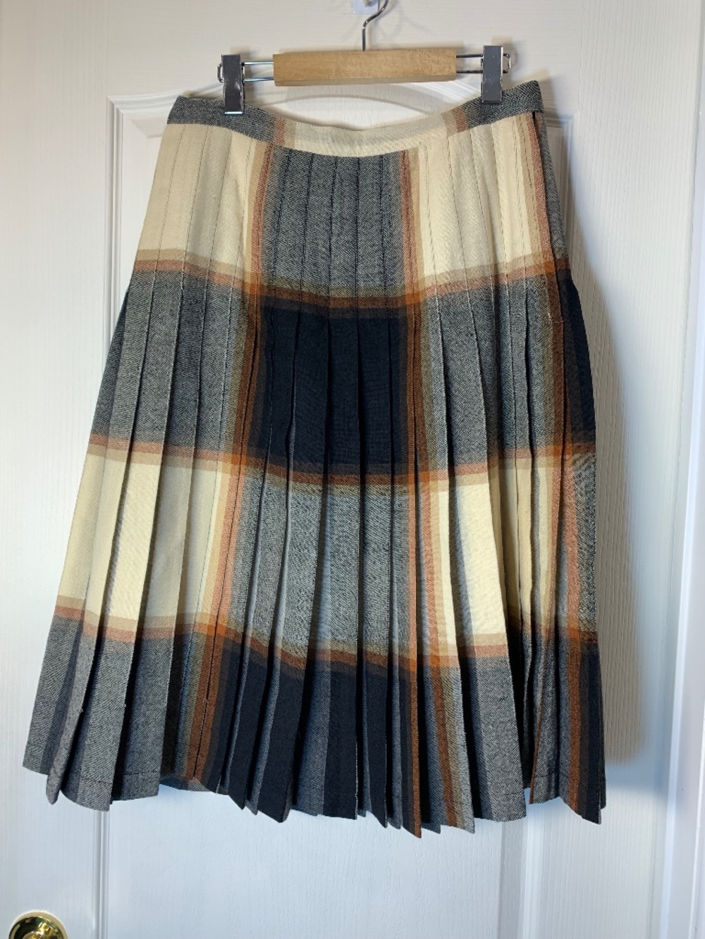 Highland Queen Vintage Wool Pleated Plaid Skirt Size 18 Made in Canada Old Money